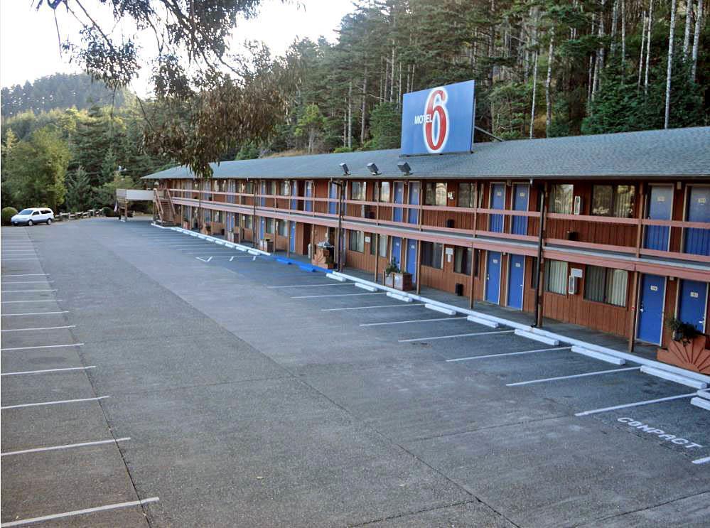 Motel 6 Gold Beach Exterior photo