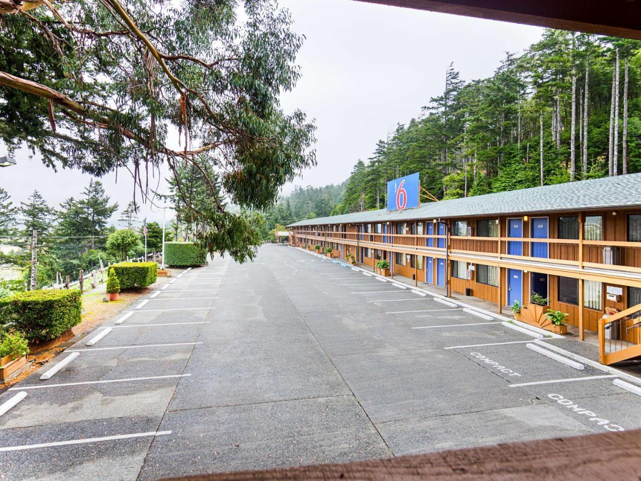 Motel 6 Gold Beach Exterior photo